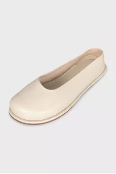 Leather ballet flats with asymmetrical toe