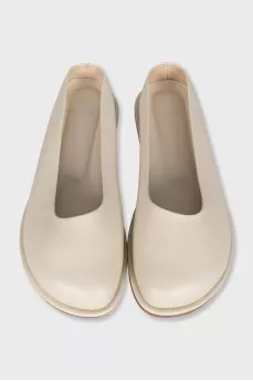 Leather ballet flats with asymmetrical toe