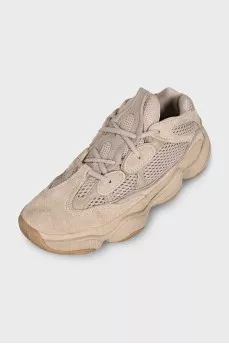 Серые кроссовки Yeezy 500