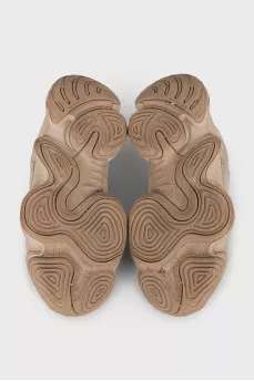 Серые кроссовки Yeezy 500