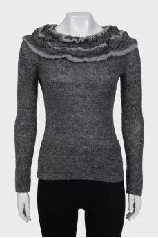 Gray jumper with an accent collar