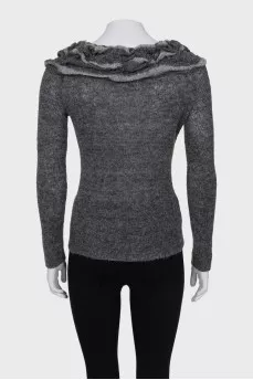 Gray jumper with an accent collar