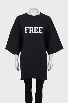 Чорна футболка oversize фасону