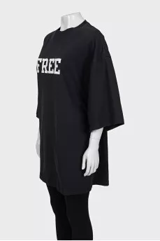 Чорна футболка oversize фасону