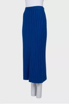 Blue ribbed skirt with a cutout