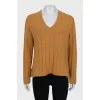 Loose-fitting wool pullover