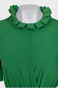 Fitted dress with an accent collar