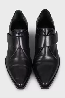 Leather shoes with velcro