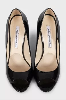 Patent leather wedge shoes