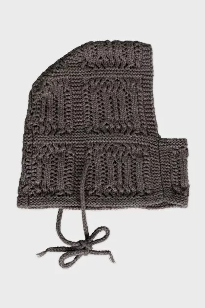 Knitted balaclava with ties