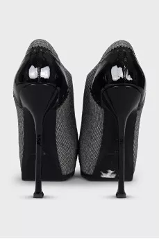 Ankle boots with a small print and patent toe
