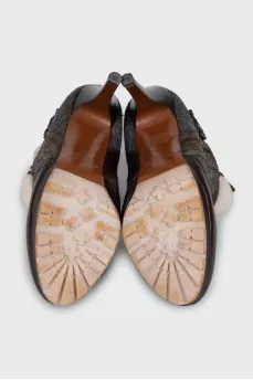 Insulated ankle boots with heels and straps