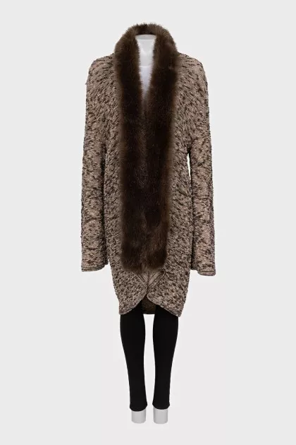 Brown cardigan with fur