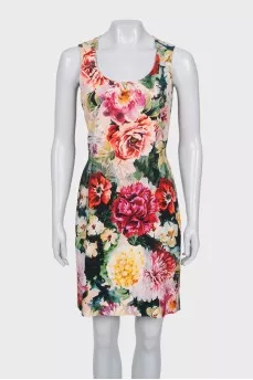 Sleeveless fitted dress in floral print