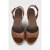 Leather sandals with signature weave