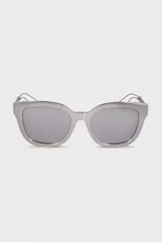 Mirrored sunglasses with metal frames