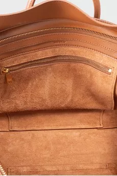 Сумка из коричневой кожи с золотистой фурнитурой