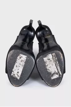 Suede ankle boots with open heel and toe