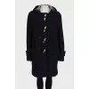 Straight coat with voluminous buttons
