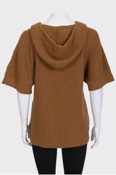 Wool jumper with a hood and short sleeves