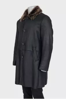 Men's straight-cut sheepskin coat with buttons
