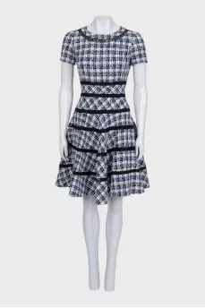 Fitted dress with perforated zipper