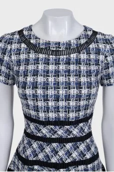 Fitted dress with perforated zipper