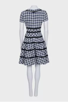 Fitted dress with perforated zipper