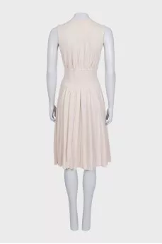 Fitted sleeveless wool dress