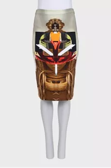 A suit consisting of a fitted skirt and a printed top