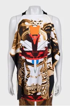 A suit consisting of a fitted skirt and a printed top