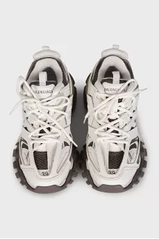 White sneakers with a chunky sole Track