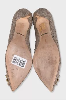 Lace shoes with rhinestones
