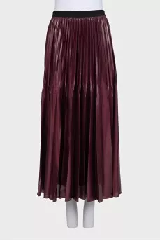 Pleated skirt without fastening