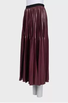 Pleated skirt without fastening