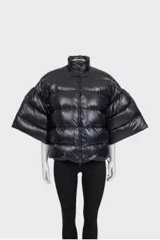 Straight down jacket with voluminous sleeves