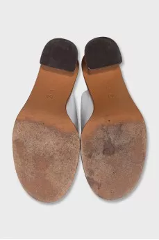 Leather mules with round toe and heels