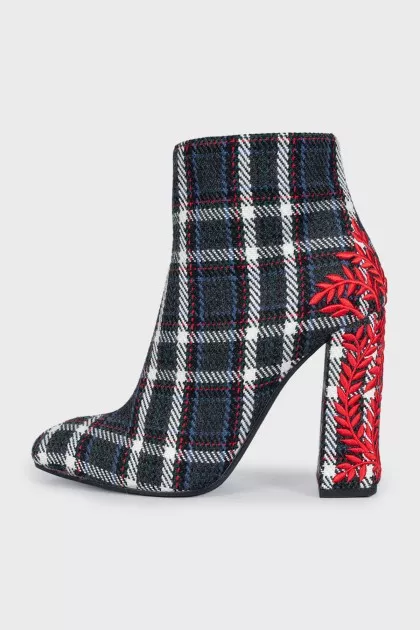Checkered ankle boots with heels and embroidered details