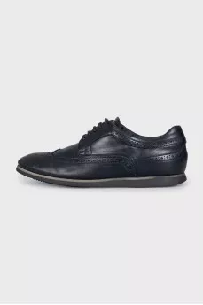 Men's leather shoes with perforations and laces