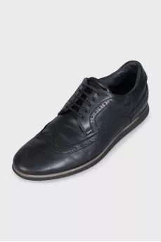 Men's leather shoes with perforations and laces