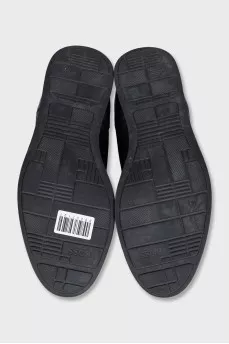 Men's leather shoes with perforations and laces