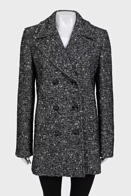 Short, straight-cut coat with buttons