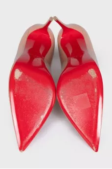 Beige patent leather shoes