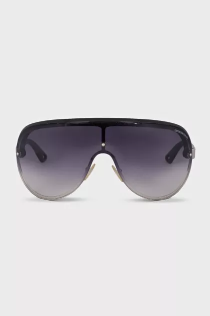 Men's sunglasses with gradient lenses