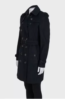 Fitted coat made of wool and cashmere