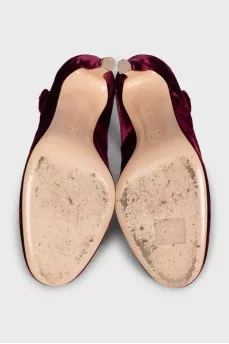 Shoes with heels made of fabric