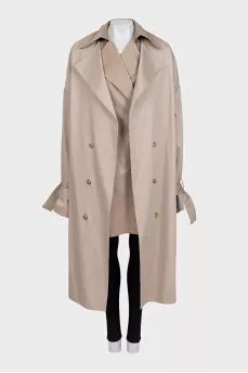 Brown raincoat with a detachable element