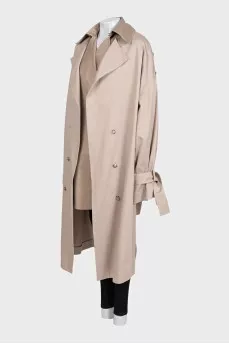 Brown raincoat with a detachable element