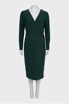 Fitted dress with a zipper and tag