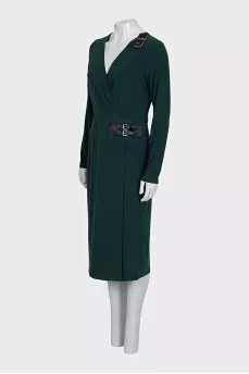 Fitted dress with a zipper and tag